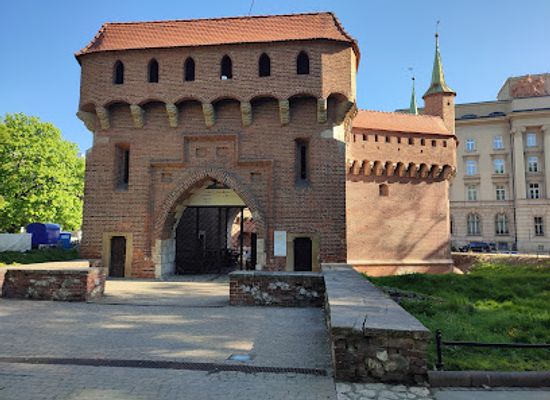 poland/krakow/stare-miasto-old-town/landmark/krakow-barbican