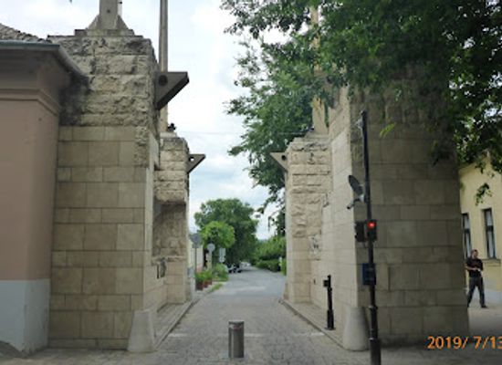 hungary/vac/landmark/becsi-vagy-felso-kapu