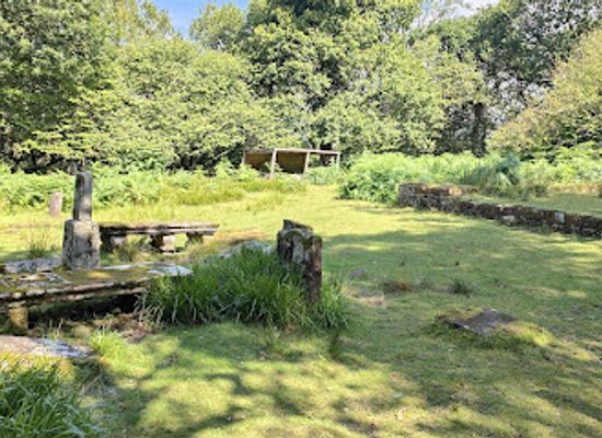 united-kingdom/dunbartonshire/landmark/inchcailloch-burial-ground