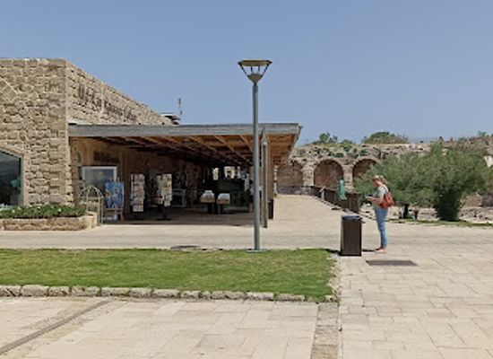 israel/caesarea/caesarea-national-park/landmark/namal-kesaria-haatik