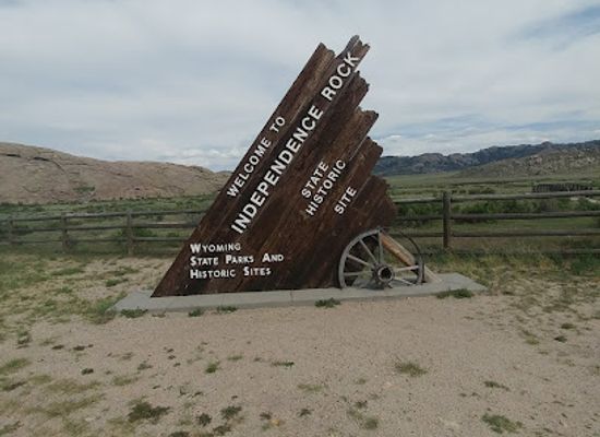 wyoming/powder-river-basin/landmark/independence-rock-state-historic-site