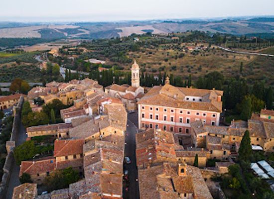 italy/val-d-orcia/landmark/centre-historique