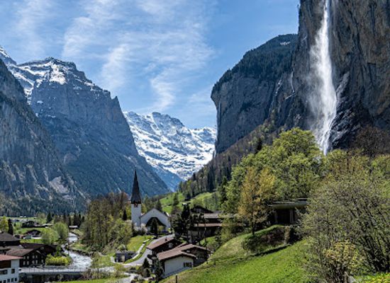 switzerland/lauterbrunnen-valley/landmark/staubbachfall-viewpoint