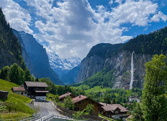 switzerland/lauterbrunnen-valley/landmark/wengernalpbahn