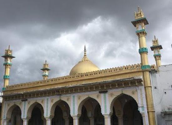 india/aurangabad/landmark/tomb-of-mughal-emperor-aurangzeb-alamgir