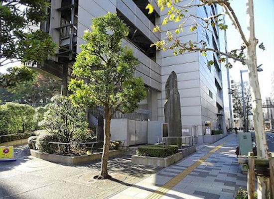 japan/tokyo/shinjuku/landmark/yotsuya-okido-mark