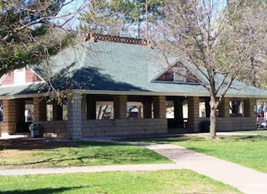 wisconsin/chippewa-valley/landmark/irvine-park-zoo
