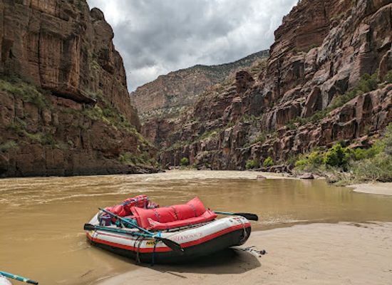 utah/uintah-basin/landmark/dinosaur-river-expeditions