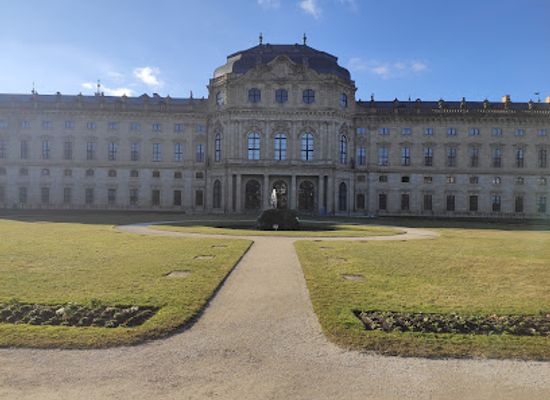 germany/wurzburg/residenz/landmark/brunnen-an-der-residenz