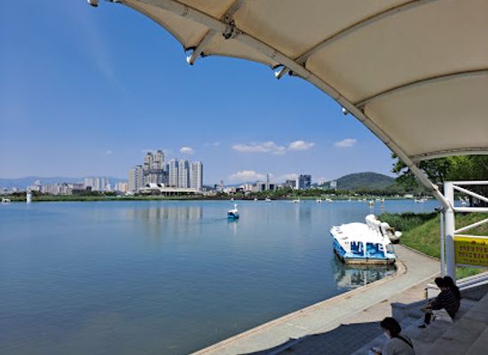 south-korea/daegu/landmark/arte-suseong-land