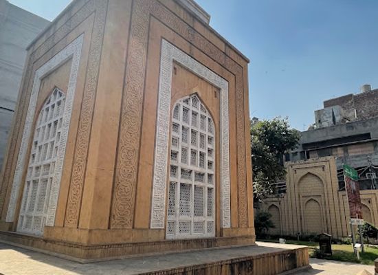 pakistan/lahore/landmark/qutb-ud-din-aibak-s-tomb