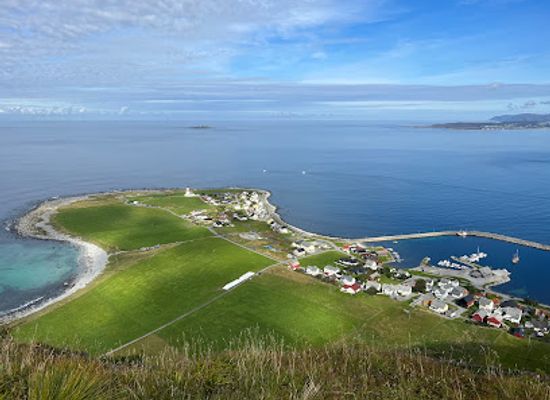norway/more-og-romsdal/landmark/alnes-fyr