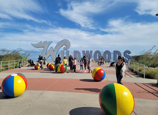 new-jersey/wildwood/landmark/wildwoods-beach-ball-sign