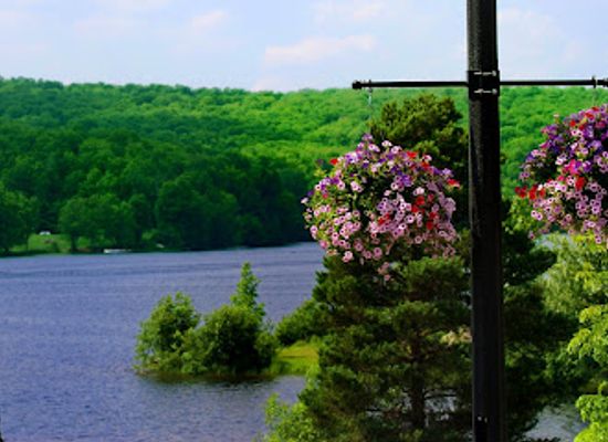 canada/haliburton-highlands/landmark/kosy-korner