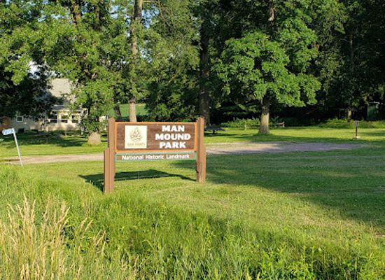 wisconsin/northwoods/landmark/man-mound-park