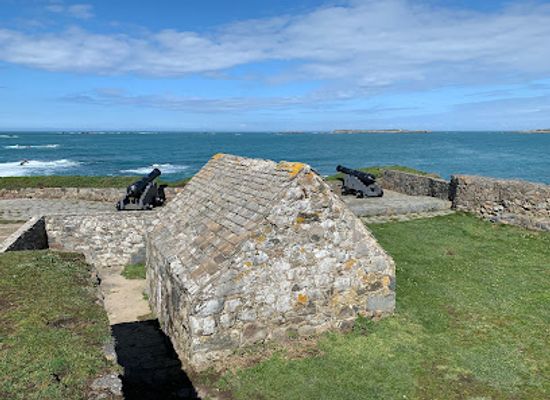 guernsey/pleinmont-point/landmark/fort-pezeries