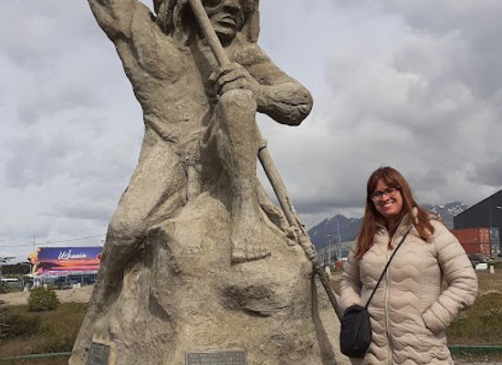 argentina/tierra-del-fuego/landmark/yamana-monument