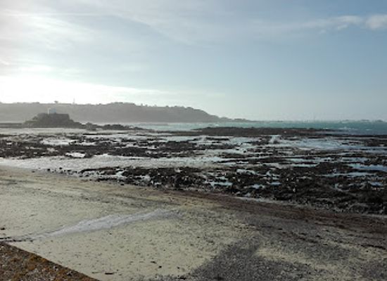 guernsey/perelle-bay/landmark/german-naval-signals-hq