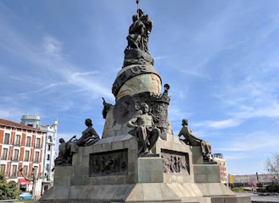 spain/valladolid/landmark/monumento-a-colon