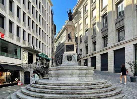 switzerland/geneva/landmark/fontaine-de-l-escalade