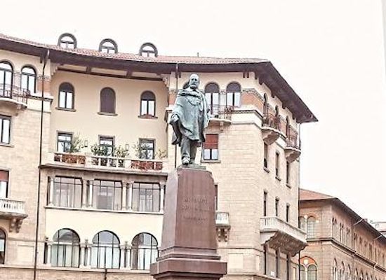 italy/milan/landmark/giuseppe-garibaldi-monument