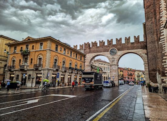 italy/verona/landmark/i-portoni-della-bra