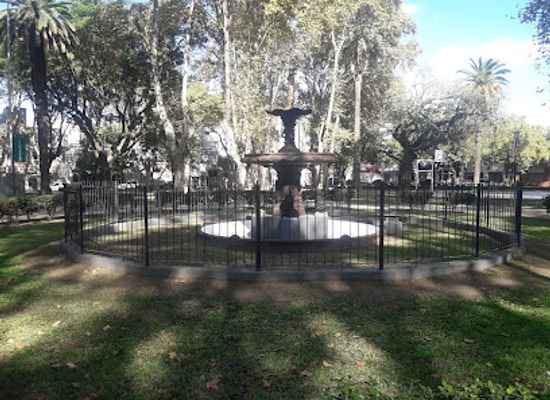 argentina/rosario/barrio-echesortu/landmark/plaza-buratovich