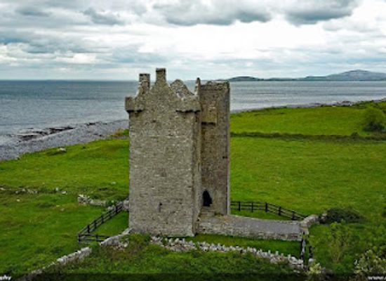 ireland/the-burren/landmark/gleninagh-castle