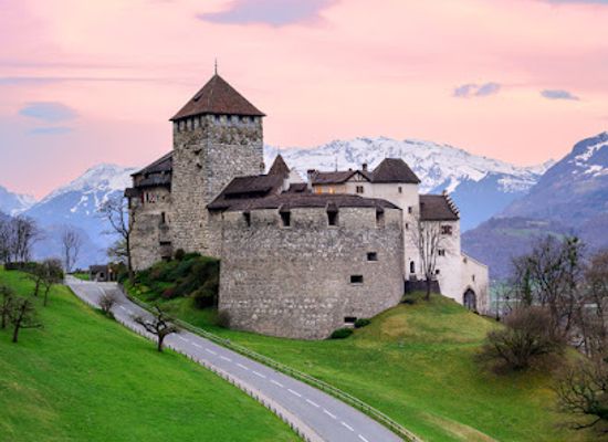 liechtenstein/ruggell/landmark/liechtensteinisches-landesmuseum