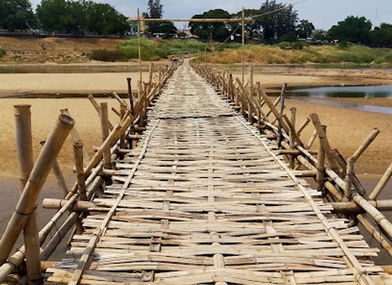 cambodia/kampong-thom/landmark/kaoh-pan-island-bamboo-bridge