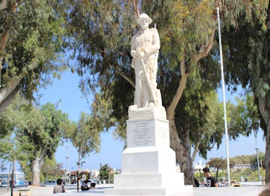greece/heraklion/lions-square/landmark/herakleion-unknown-soldier-statue