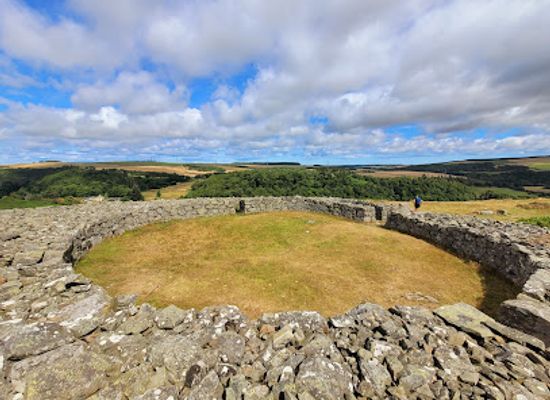 united-kingdom/berwickshire/attraction/edin-s-hall-broch-2