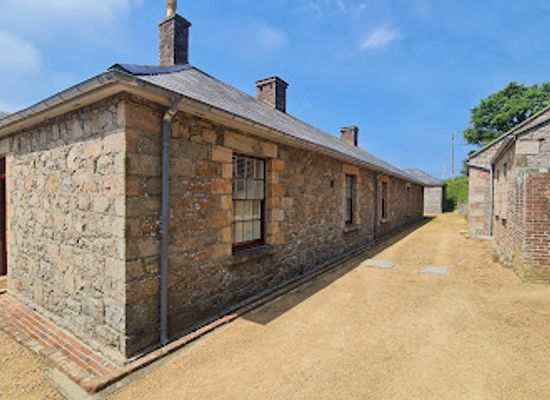 jersey/saint-ouen/landmark/greve-de-lecq-barracks-ntj