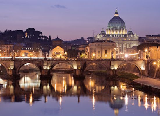 vatican-city/belvedere-courtyard/landmark/room-inn-vatican