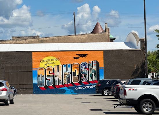 wisconsin/oshkosh/landmark/greetings-from-oshkosh-mural
