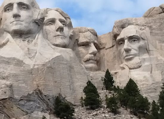 south-dakota/mount-rushmore/landmark/iron-mtn-rd-visitor-center-keystone-sd