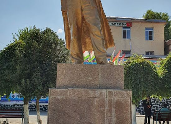 tajikistan/panjakent/landmark/lenin-statue