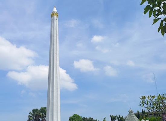 indonesia/surabaya/tunjungan/landmark/monumen-tugu-pahlawan-dan-museum-sepuluh-nopember-surabaya