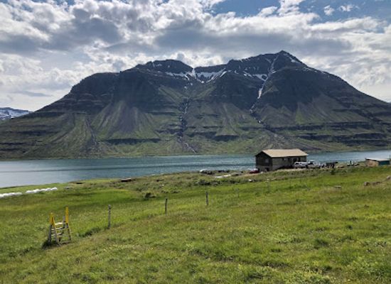 iceland/seydisfjordur/landmark/dvergasteinn