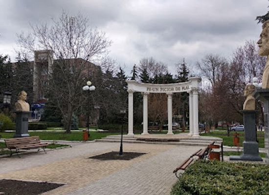 moldova/balti/landmark/alley-of-classics