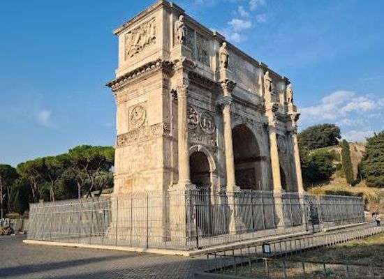 vatican-city/vatican-museums/landmark/arch-of-constantine
