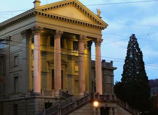 switzerland/zurich/landmark/stadthaus