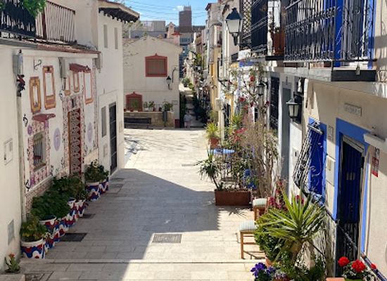 spain/alicante/landmark/el-barrio-blue-flower-pots