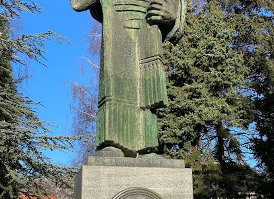 montenegro/vasojevici/landmark/monument-to-ivan-crnojevic