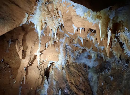 romania/crisana/landmark/farcu-crystal-cave
