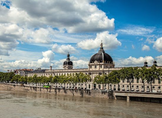france/rhone-alpes/landmark/hotel-dieu-de-lyon