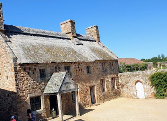 jersey/st-peter/landmark/hamptonne-country-life-museum