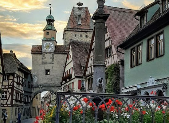 germany/rothenburg-ob-der-tauber/landmark/roderbrunnen