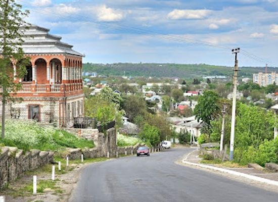 moldova/hotin-county/landmark/gypsy-hill-of-soroca