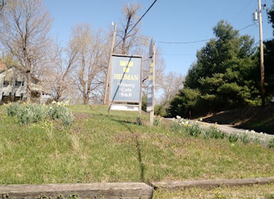 illinois/little-egypt/landmark/peachbarn-winery-cafe
